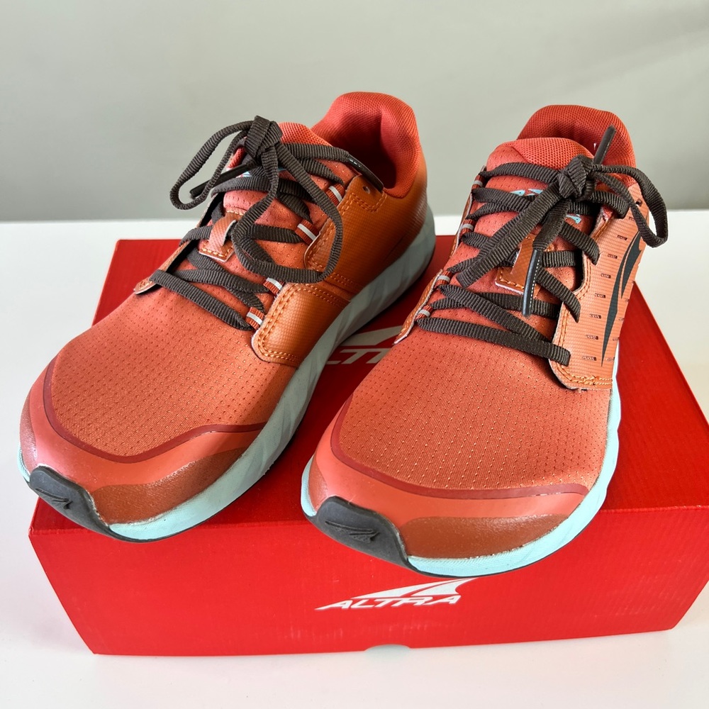 Altra Superior 5 Trail Running Shoe 7.5 Womens